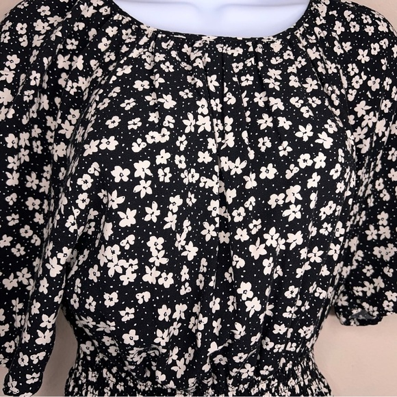 Small H&M Black White Floral Print Peasant Dress Smocked Waist Accent - Picture 4 of 13